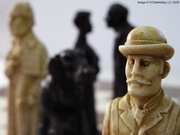 Sherlock Holmes Plain Theme Chess Set